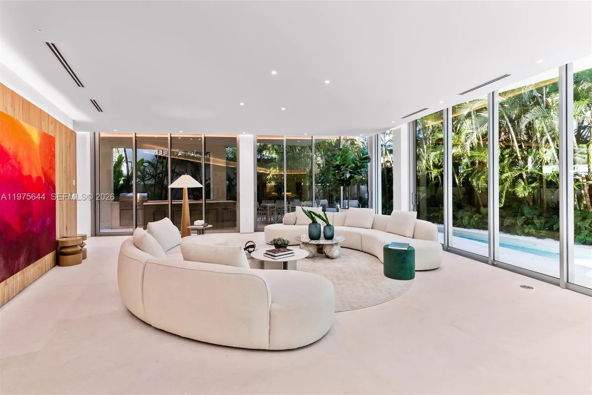 1616 Onaway Dr, Miami FL 33133