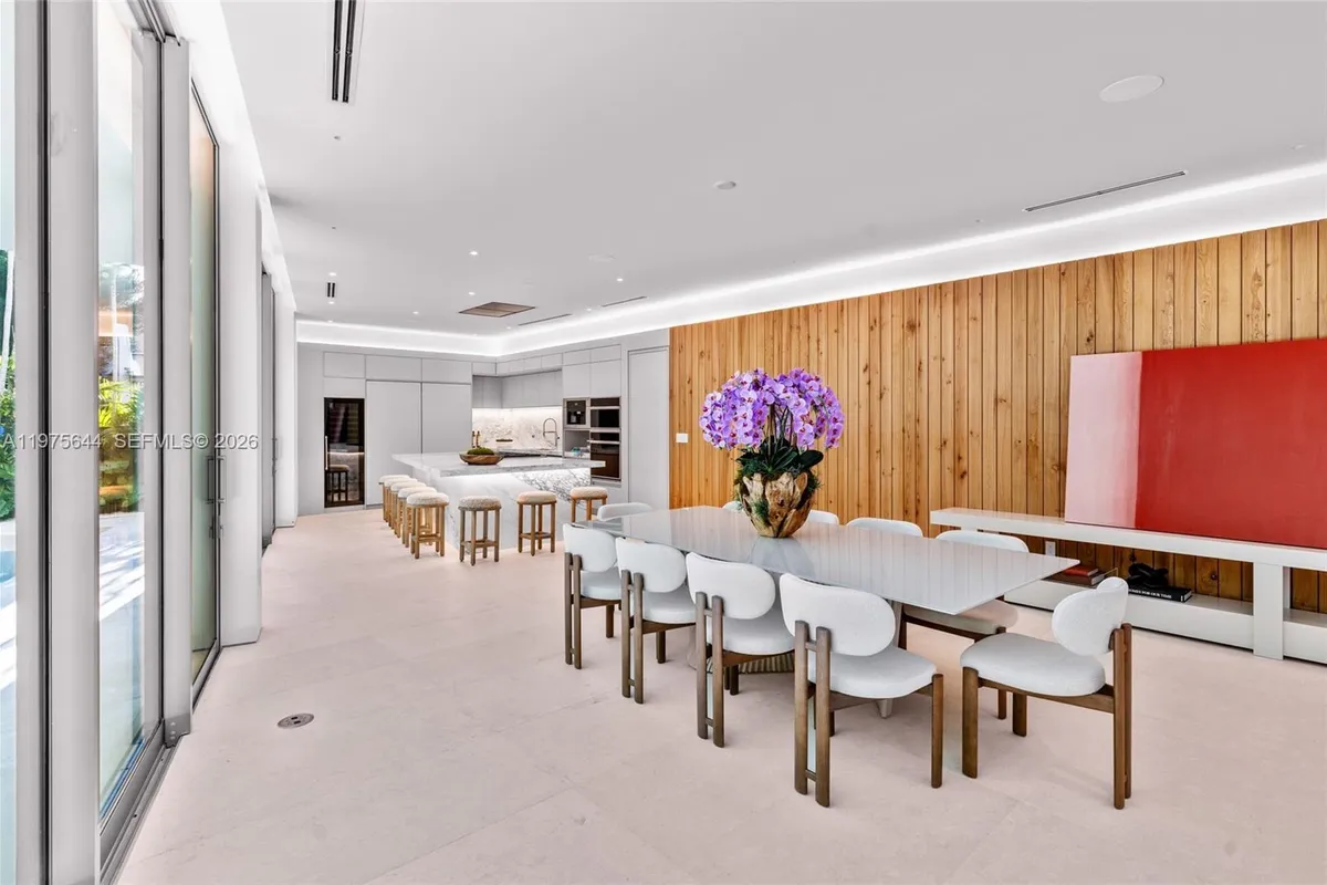 1616 Onaway Dr, Miami FL 33133