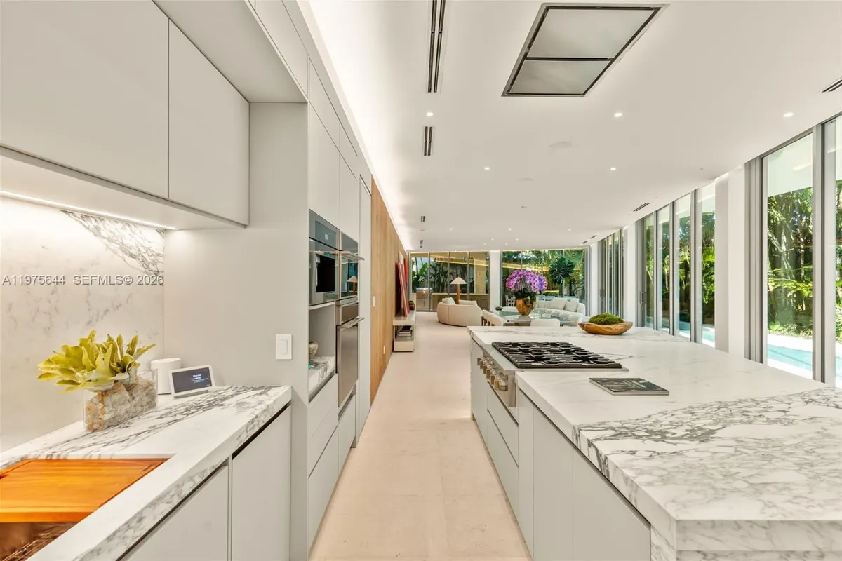 1616 Onaway Dr, Miami FL 33133