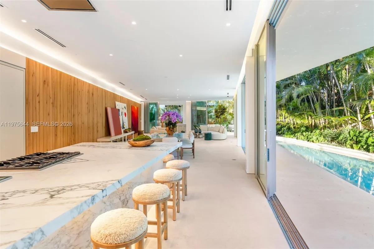 1616 Onaway Dr, Miami FL 33133