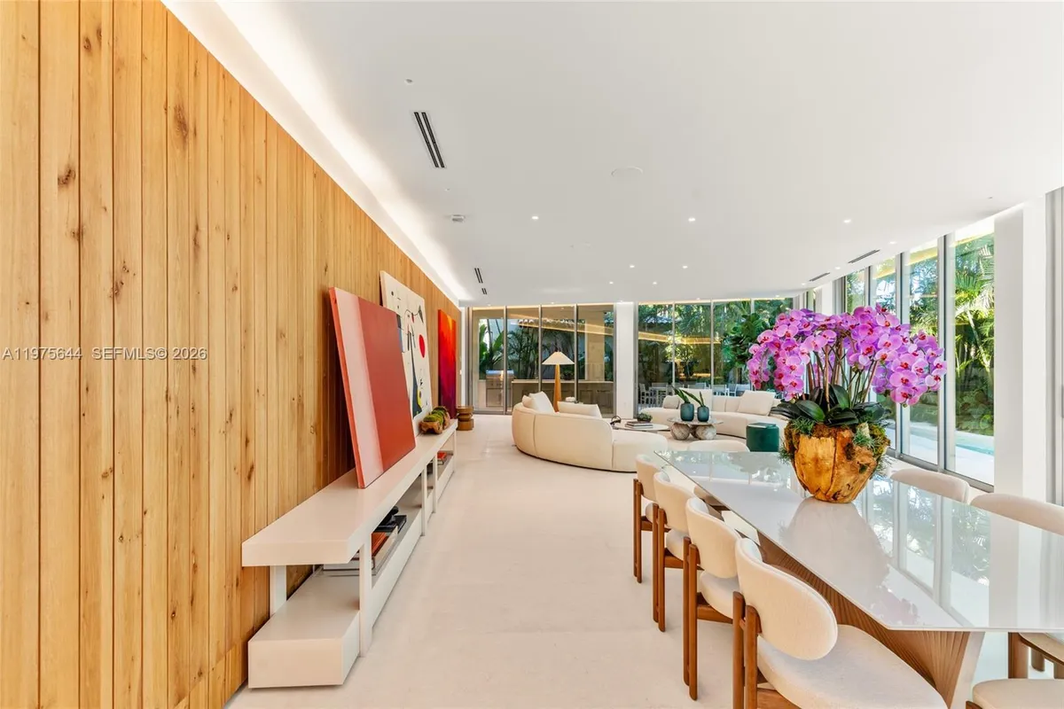 1616 Onaway Dr, Miami FL 33133