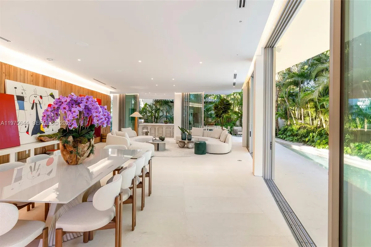 1616 Onaway Dr, Miami FL 33133