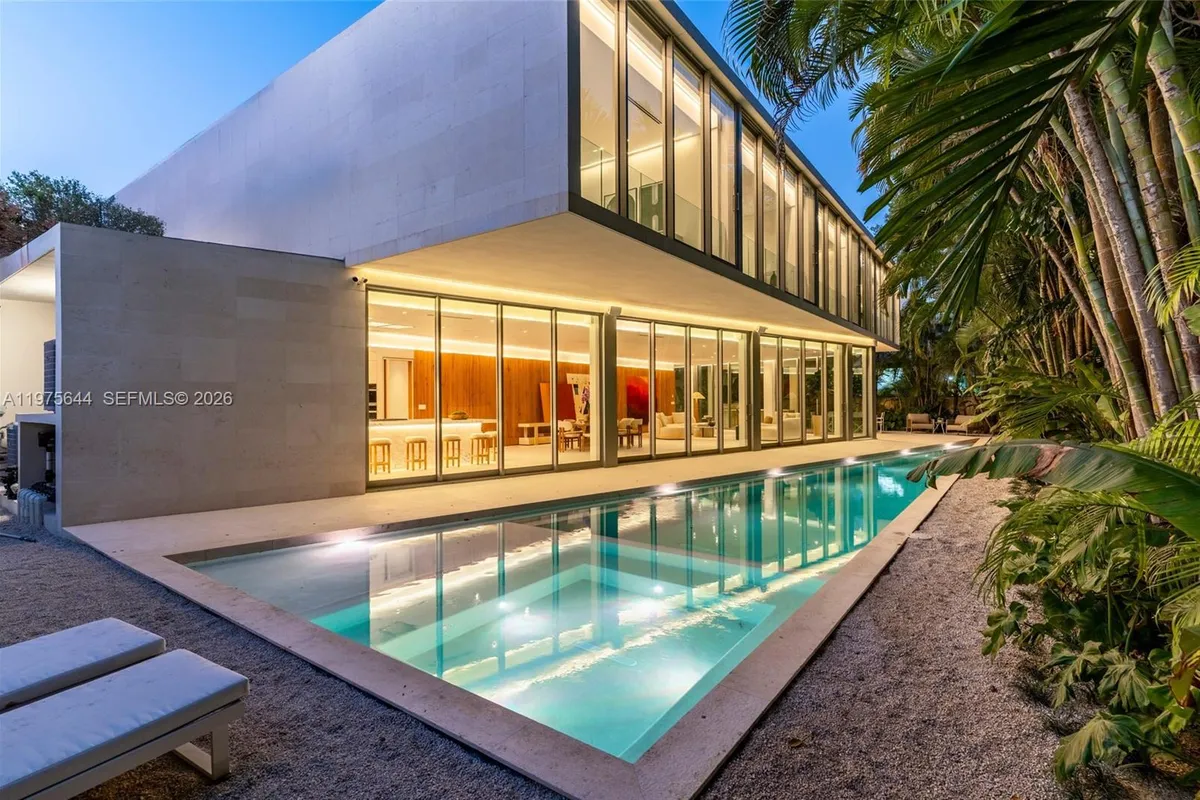 1616 Onaway Dr, Miami FL 33133