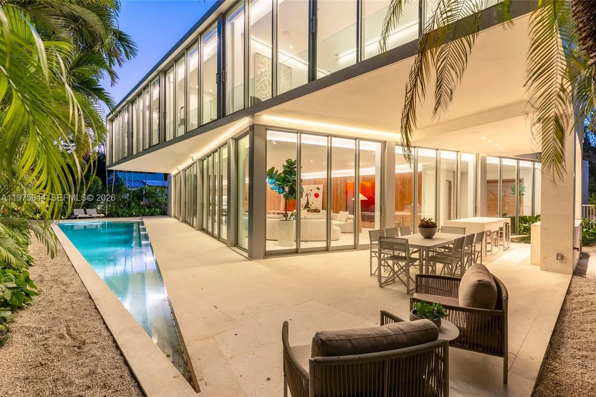 1616 Onaway Dr, Miami FL 33133