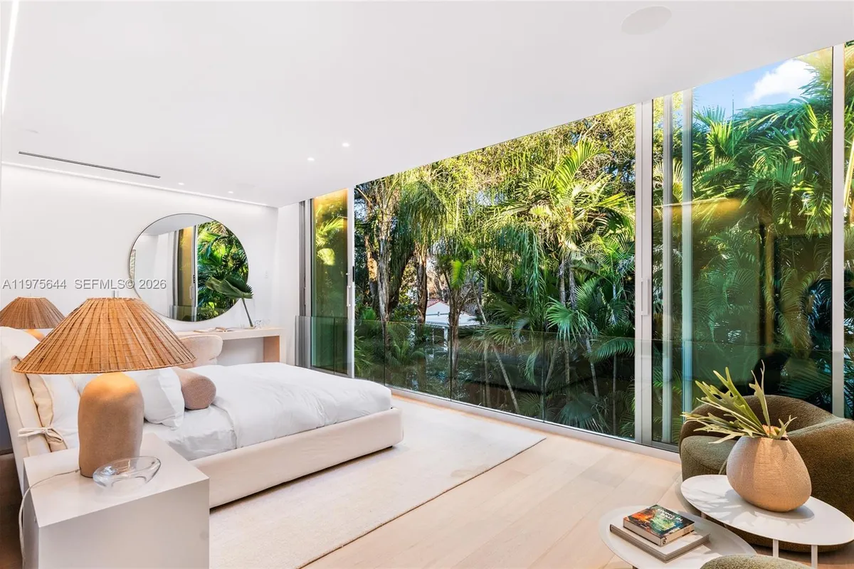 1616 Onaway Dr, Miami FL 33133