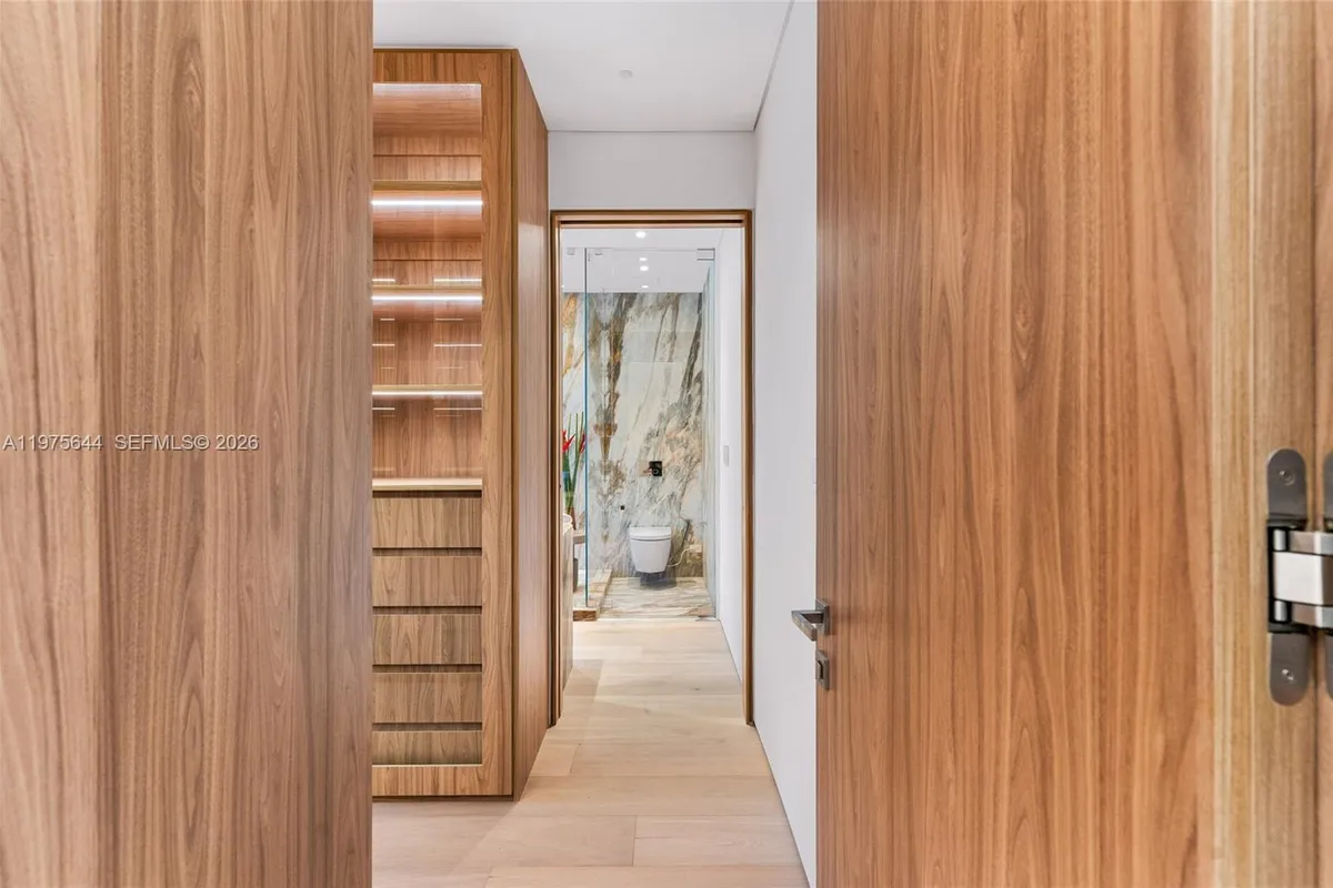 1616 Onaway Dr, Miami FL 33133