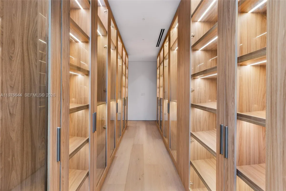 1616 Onaway Dr, Miami FL 33133