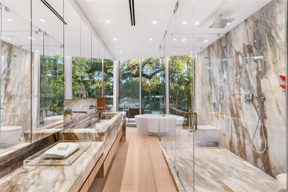 1616 Onaway Dr, Miami FL 33133