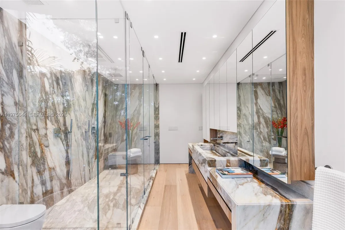 1616 Onaway Dr, Miami FL 33133