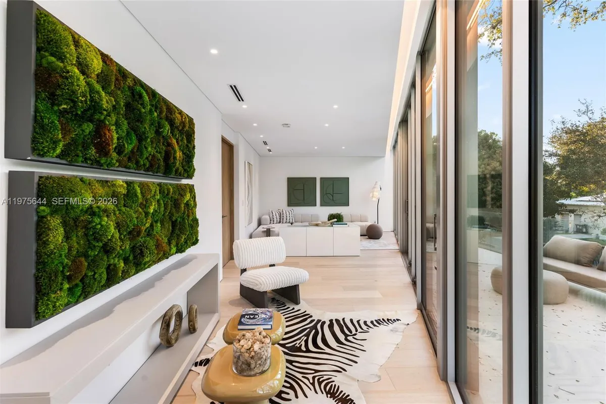 1616 Onaway Dr, Miami FL 33133