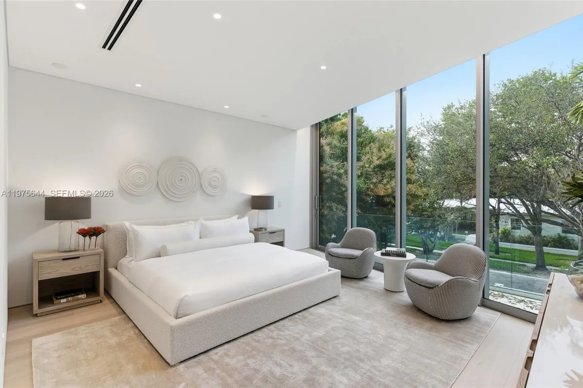 1616 Onaway Dr, Miami FL 33133