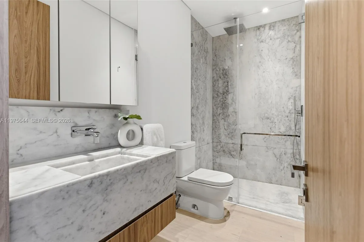 1616 Onaway Dr, Miami FL 33133