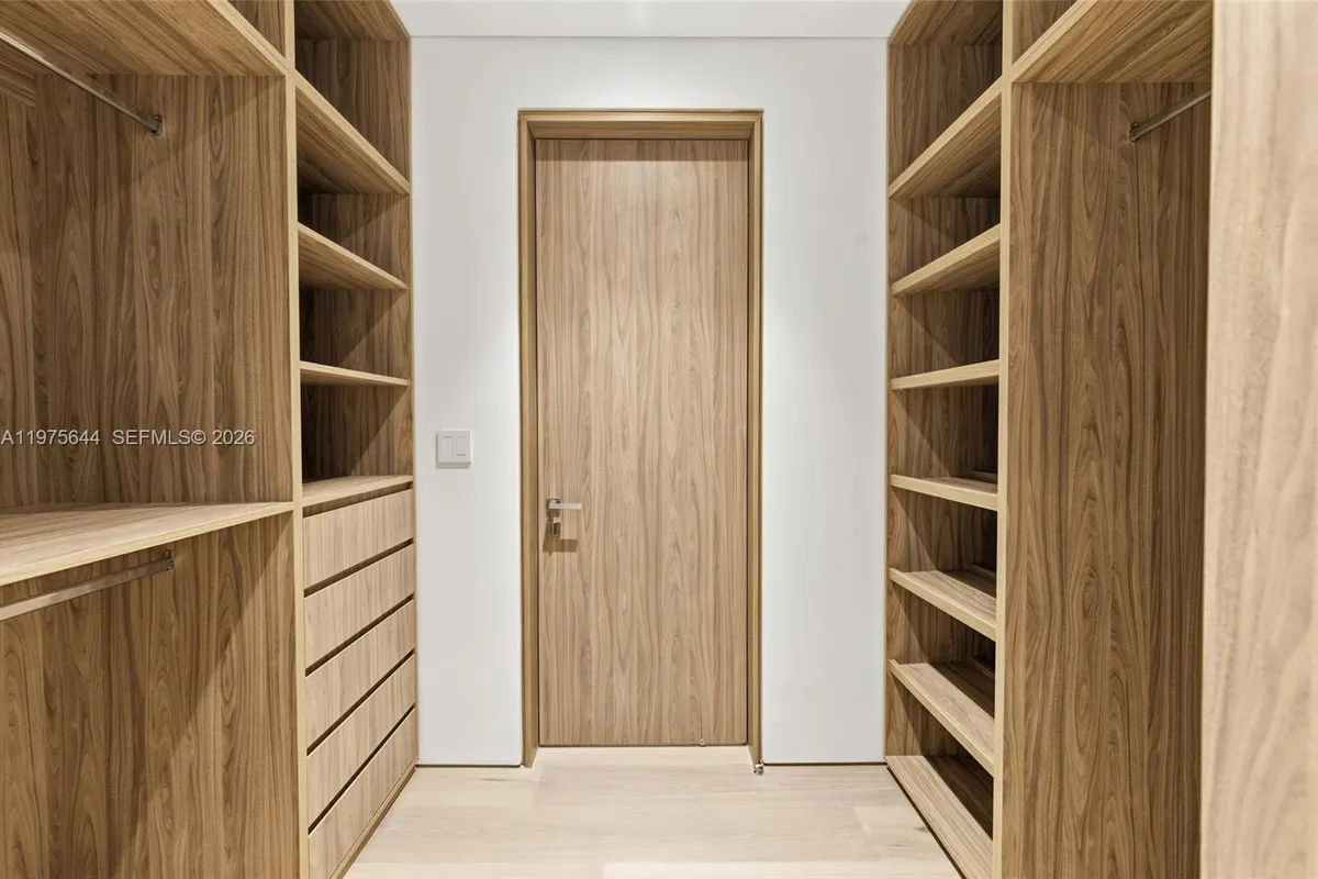 1616 Onaway Dr, Miami FL 33133