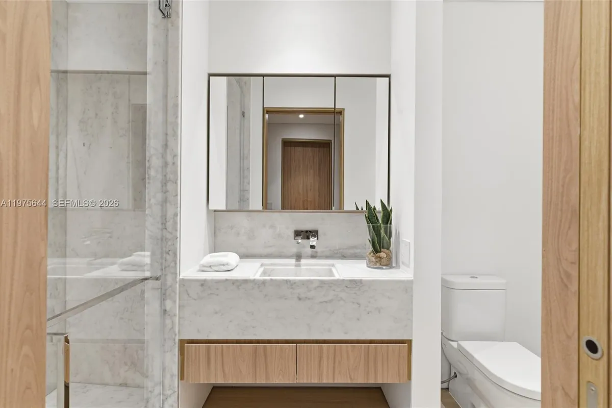 1616 Onaway Dr, Miami FL 33133