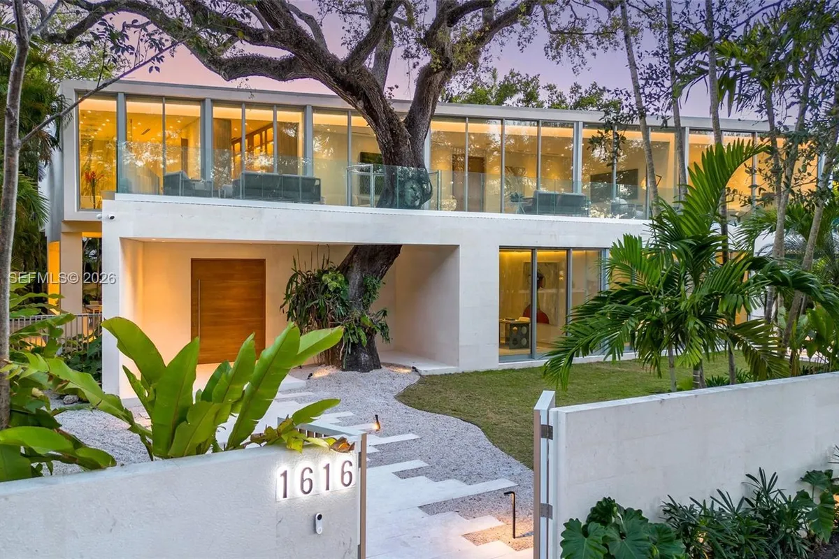 1616 Onaway Dr, Miami FL 33133