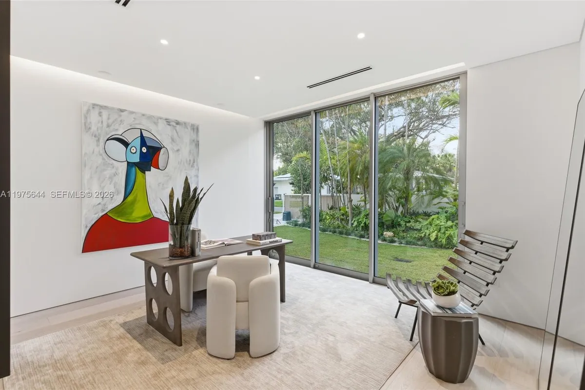 1616 Onaway Dr, Miami FL 33133