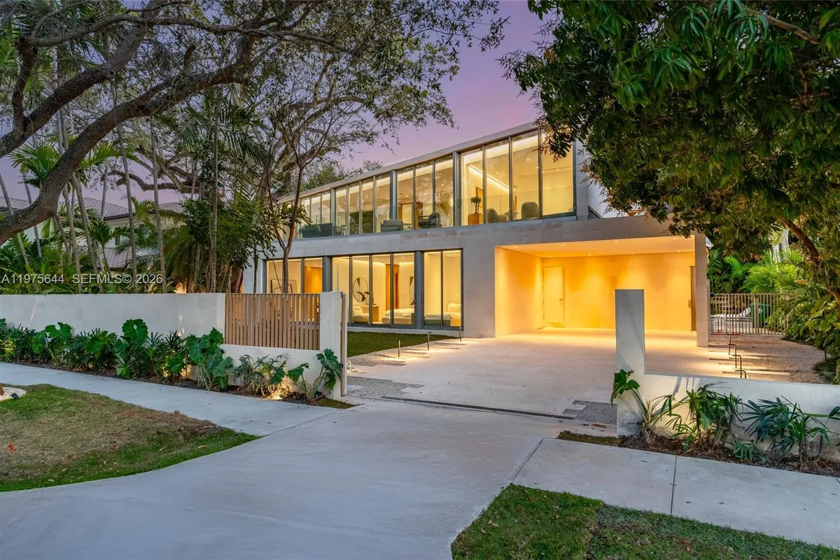 1616 Onaway Dr, Miami FL 33133