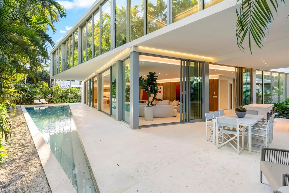 1616 Onaway Dr, Miami FL 33133