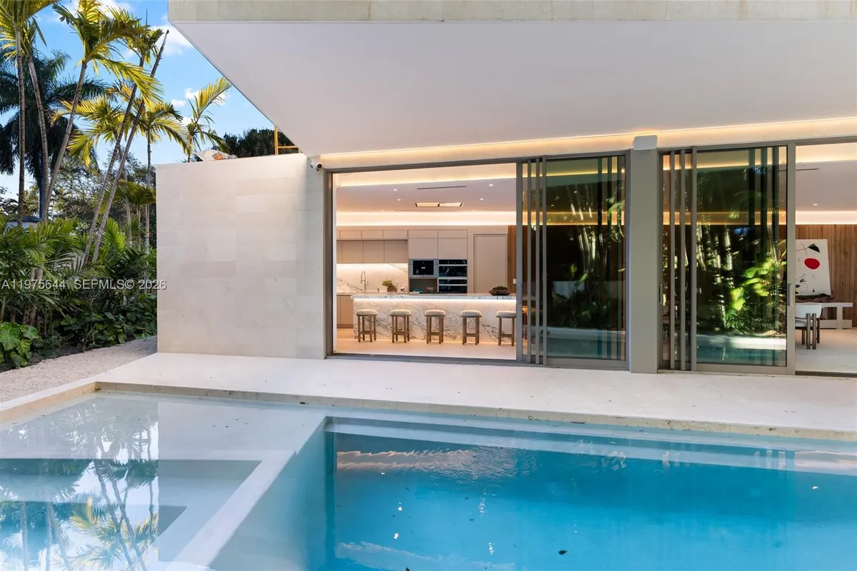 1616 Onaway Dr, Miami FL 33133