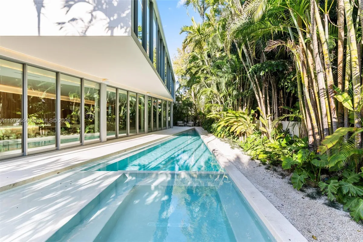 1616 Onaway Dr, Miami FL 33133