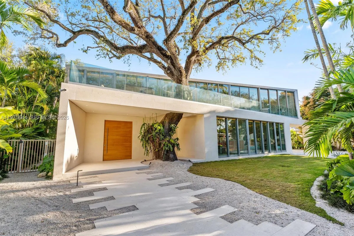 1616 Onaway Dr, Miami FL 33133