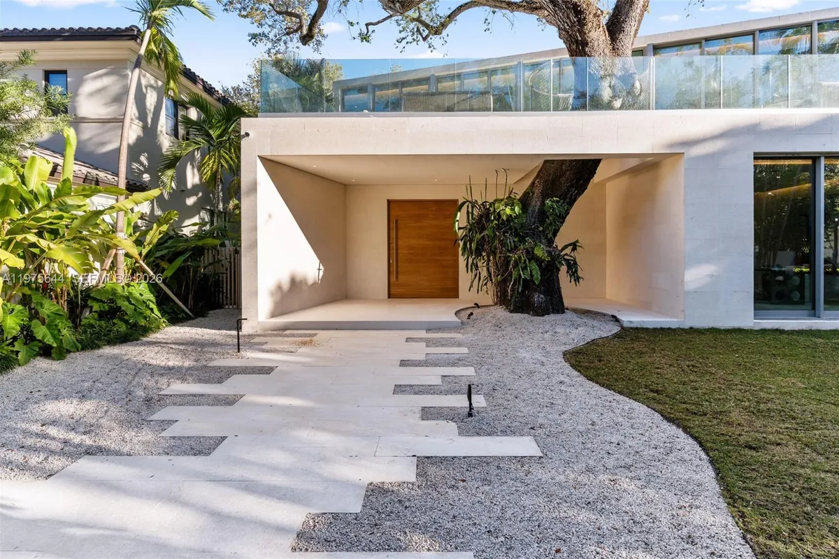 1616 Onaway Dr, Miami FL 33133