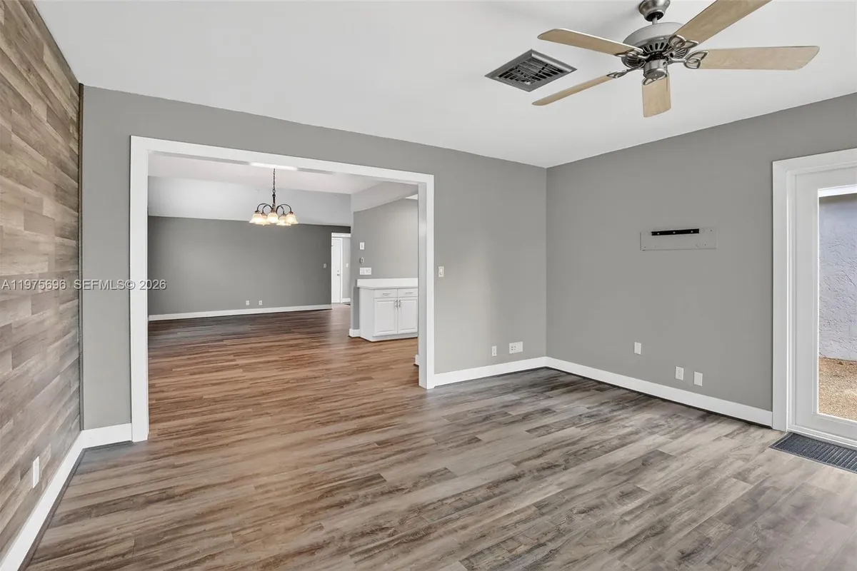 11120 NW 26th Pl, Sunrise FL 33322