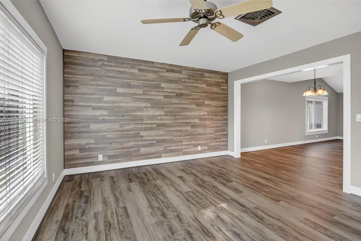 11120 NW 26th Pl, Sunrise FL 33322