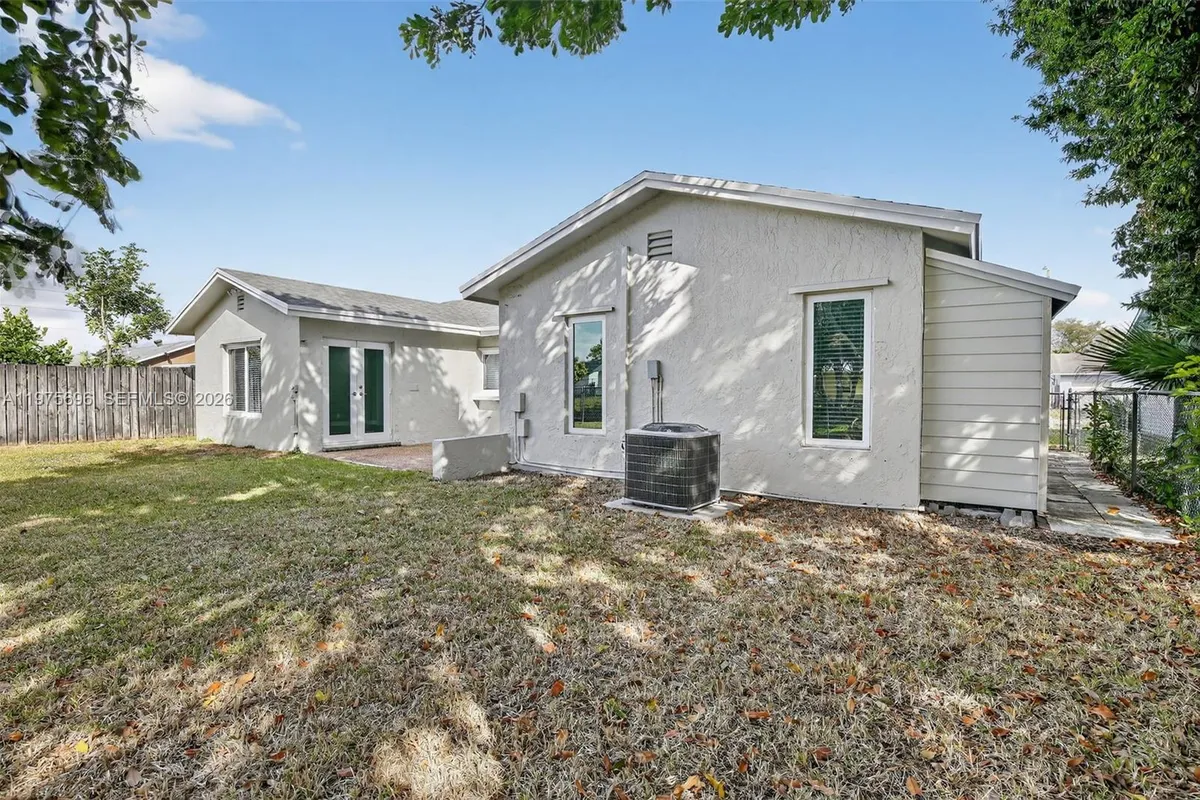 11120 NW 26th Pl, Sunrise FL 33322