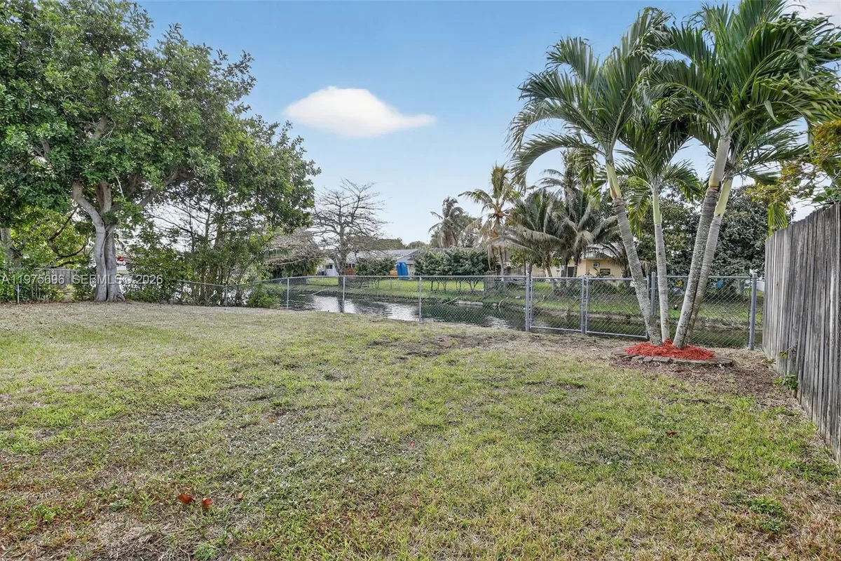 11120 NW 26th Pl, Sunrise FL 33322