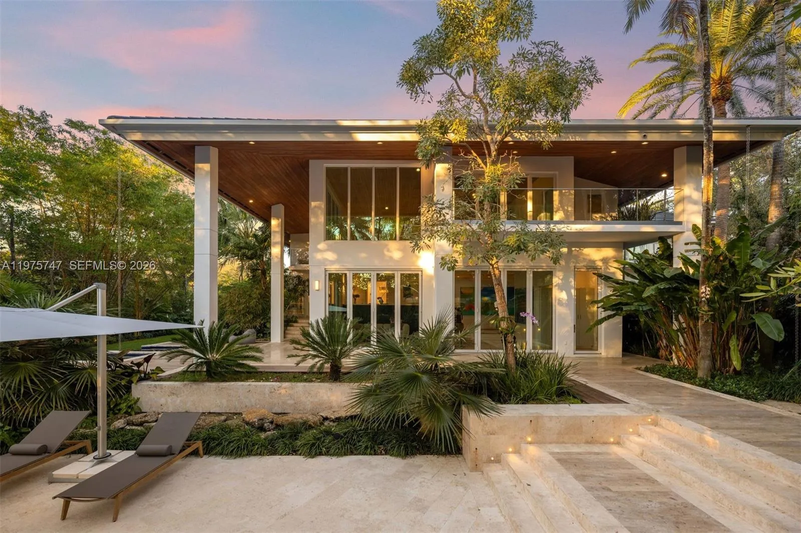 7150 W Lago Dr, Coral Gables FL 33143