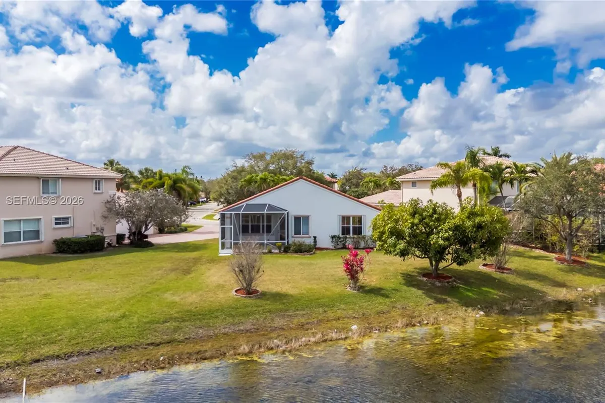 12109 NW 52nd Ct, Coral Springs FL 33076