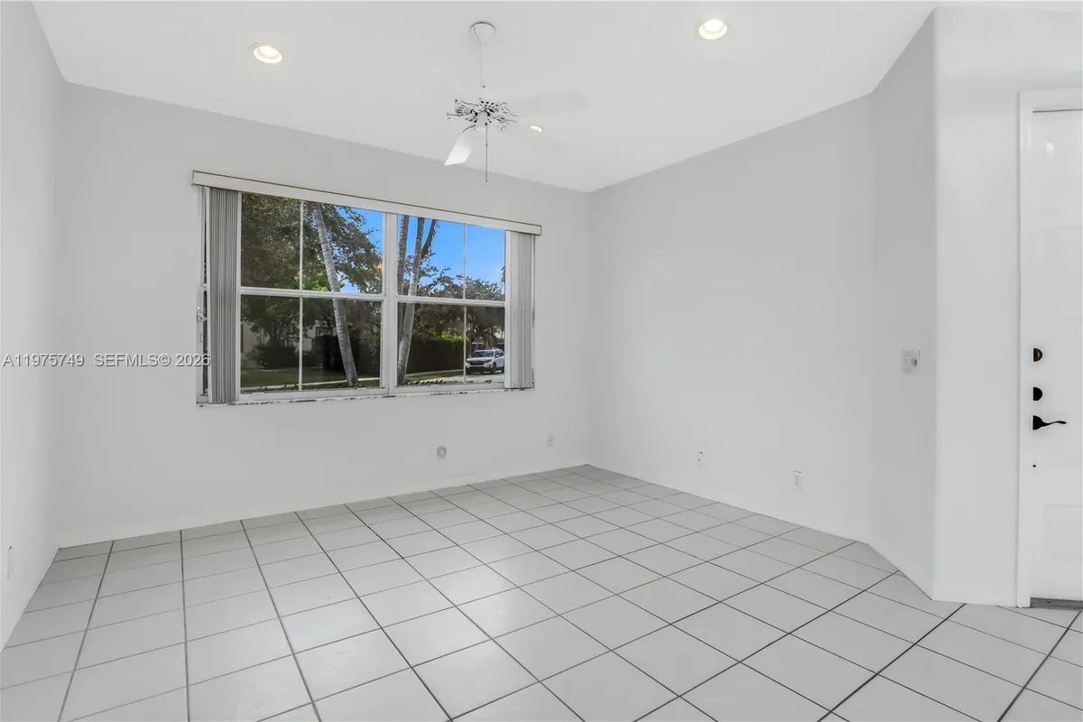 12109 NW 52nd Ct, Coral Springs FL 33076