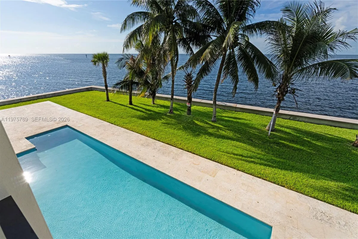 650 Lugo Ave, Coral Gables FL 33156