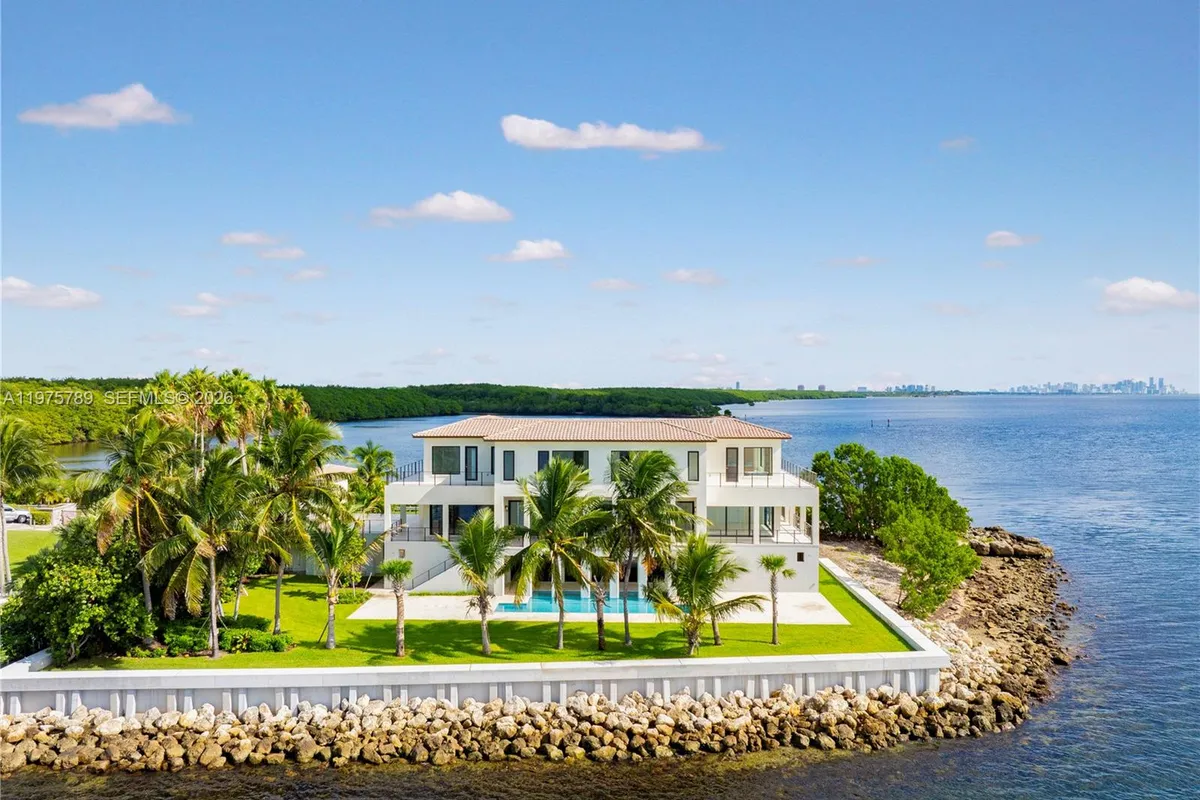 650 Lugo Ave, Coral Gables FL 33156