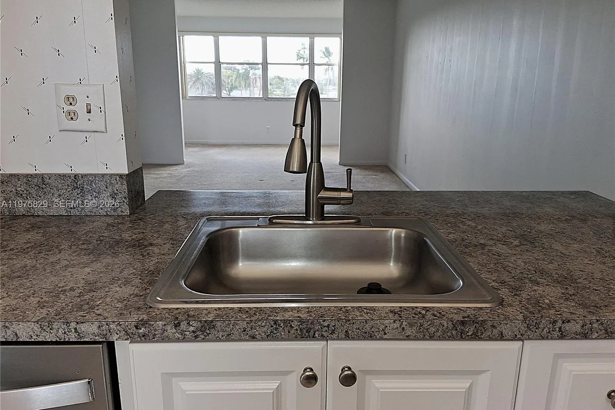 2635 NW 104th Ave # 310, Sunrise FL 33322