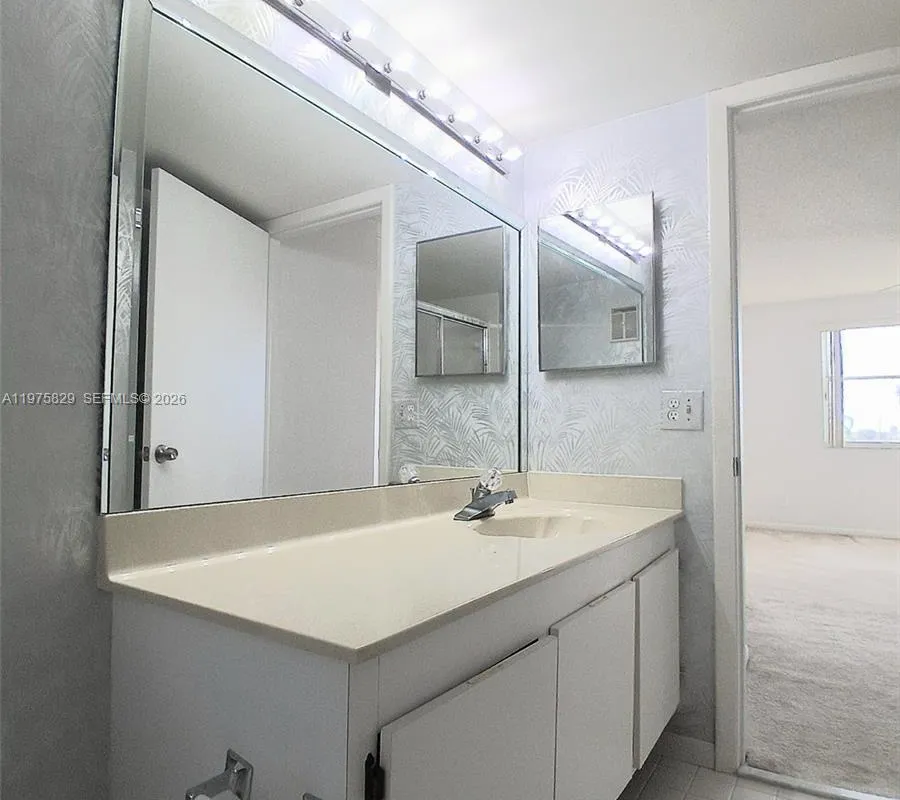 2635 NW 104th Ave # 310, Sunrise FL 33322