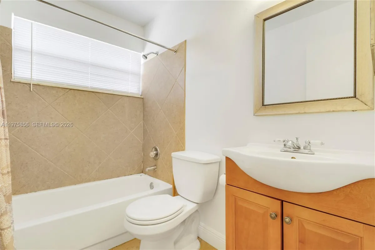 301 Lakewood Drive # 8A, Jupiter FL 33458