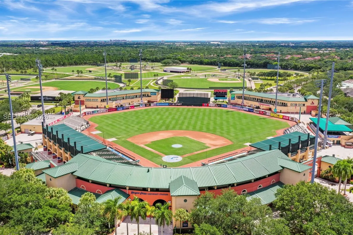 301 Lakewood Drive # 8A, Jupiter FL 33458