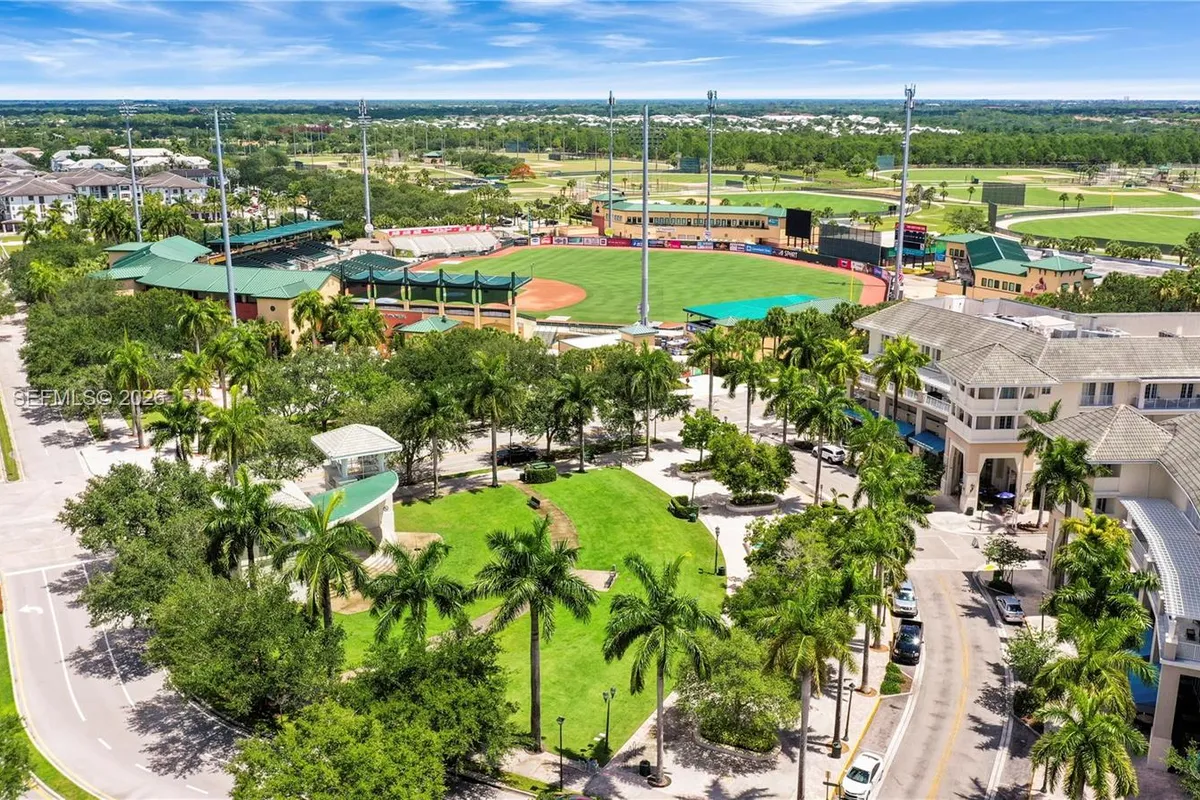 301 Lakewood Drive # 8A, Jupiter FL 33458