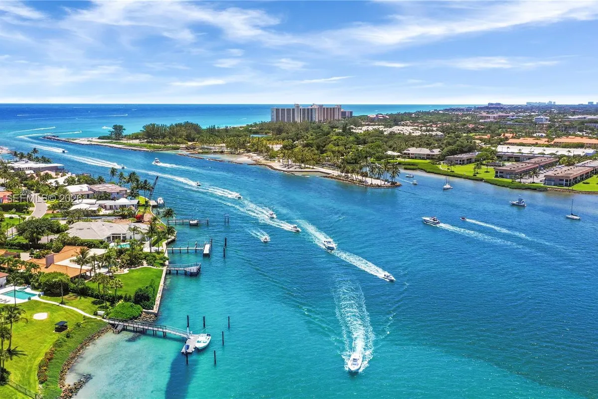 301 Lakewood Drive # 8A, Jupiter FL 33458