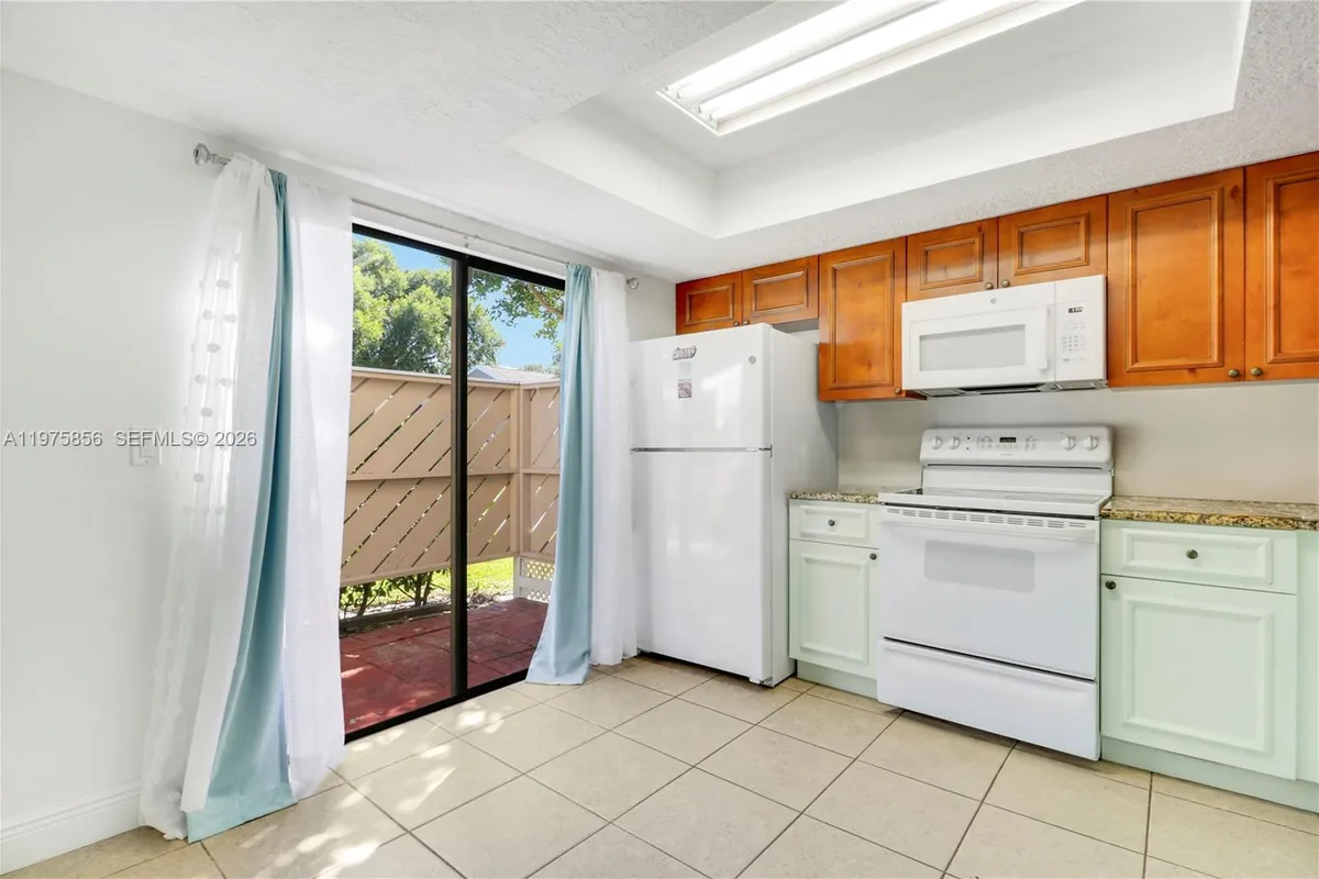 301 Lakewood Drive # 8A, Jupiter FL 33458