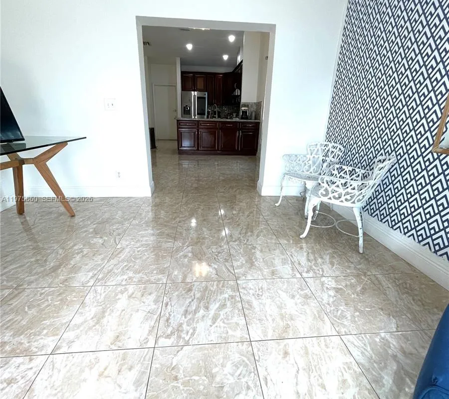 9604 NW 49th St, Sunrise FL 33351