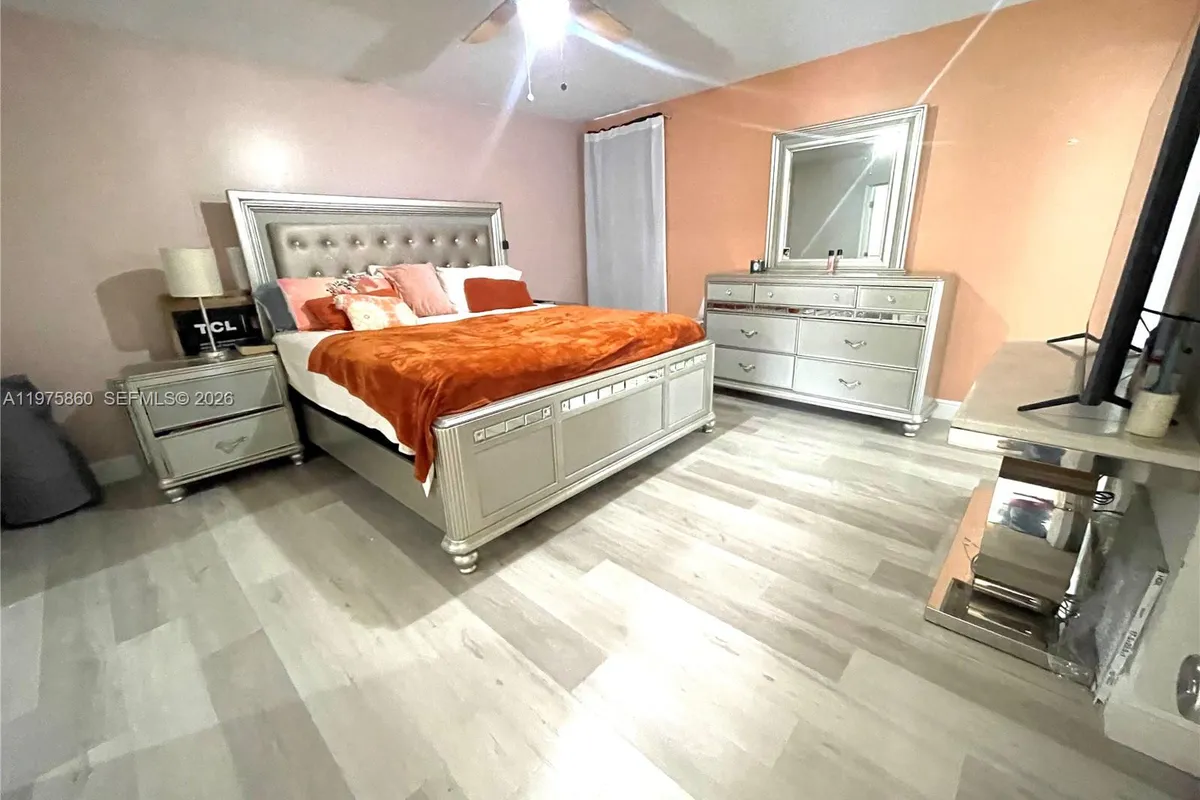 9604 NW 49th St, Sunrise FL 33351