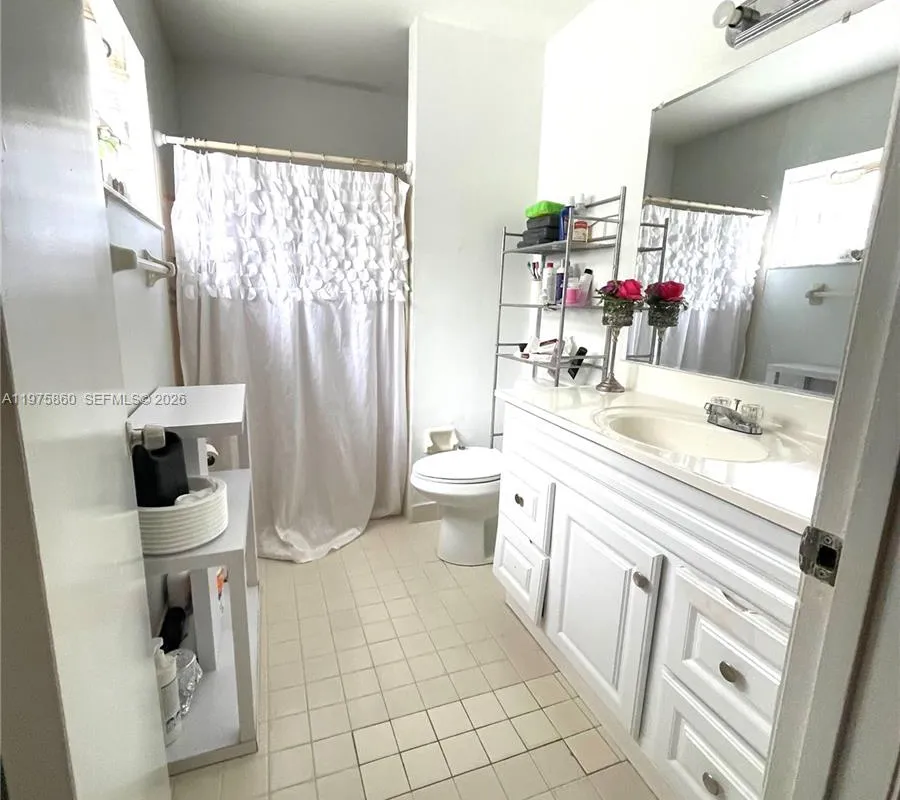 9604 NW 49th St, Sunrise FL 33351