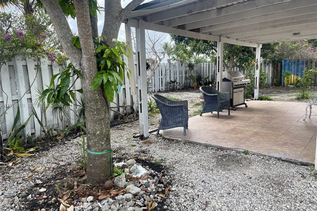 9604 NW 49th St, Sunrise FL 33351