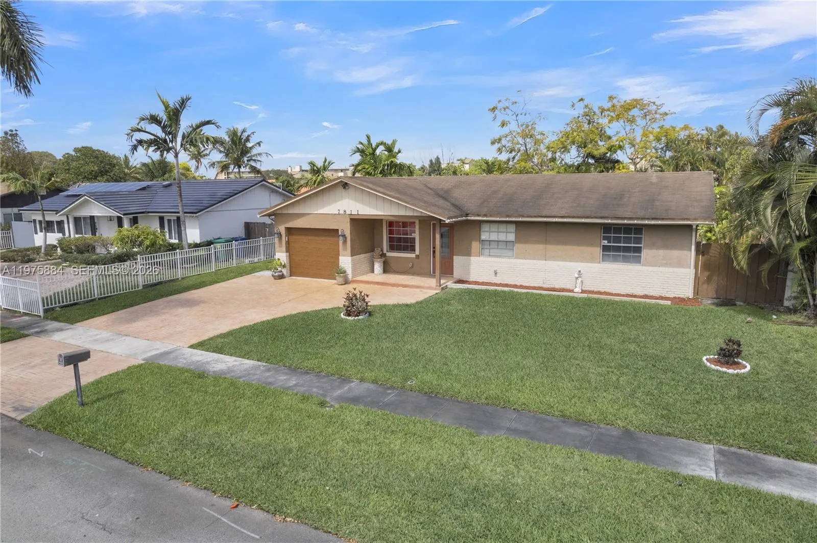 7811 NW 47th St, Lauderhill FL 33351