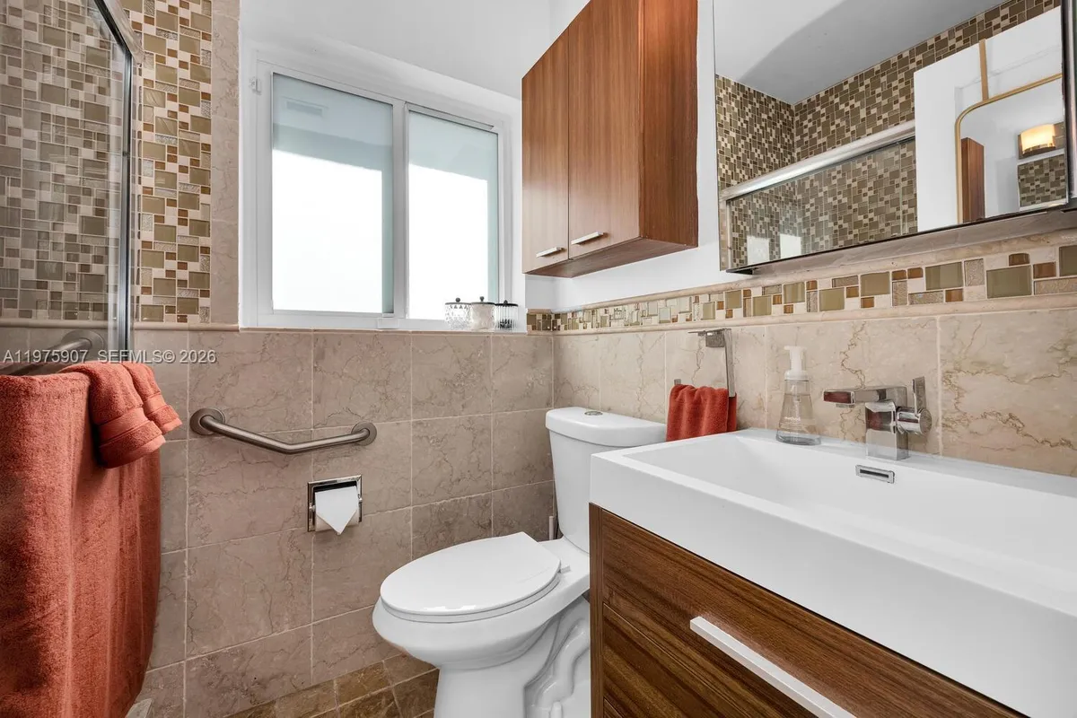 1005 Columbus Blvd, Coral Gables FL 33134