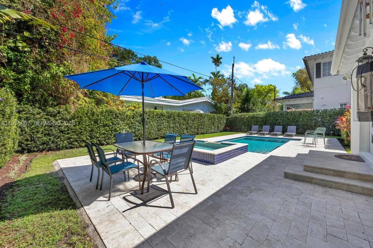 1005 Columbus Blvd, Coral Gables FL 33134