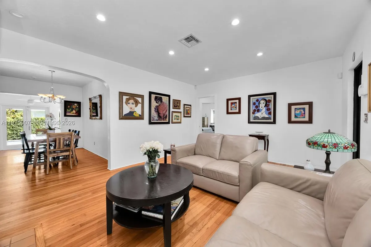 1005 Columbus Blvd, Coral Gables FL 33134